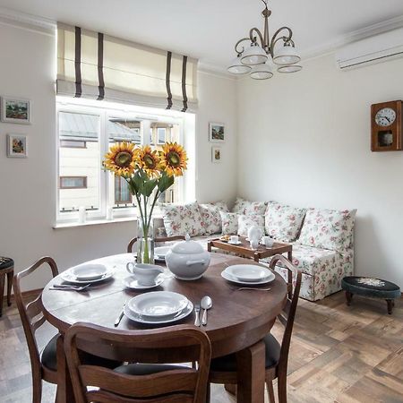 Cheerful Air Conditioned Apartment With Mezzanine And Parking - Old Town 크라쿠프 외부 사진