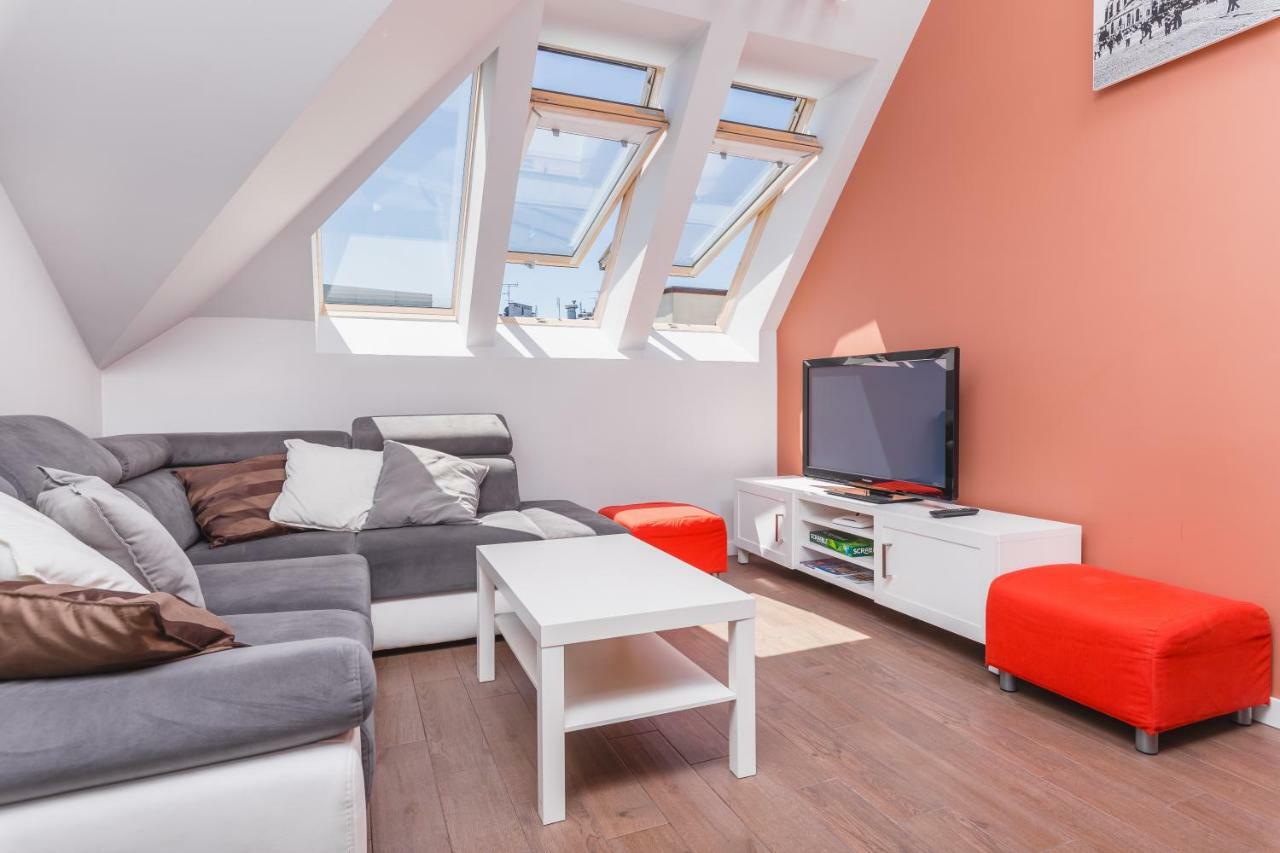 Cheerful Air Conditioned Apartment With Mezzanine And Parking - Old Town 크라쿠프 외부 사진