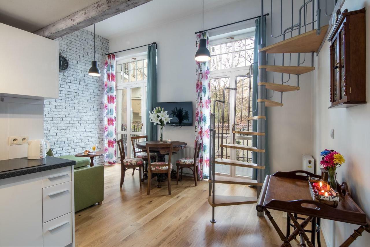Cheerful Air Conditioned Apartment With Mezzanine And Parking - Old Town 크라쿠프 외부 사진