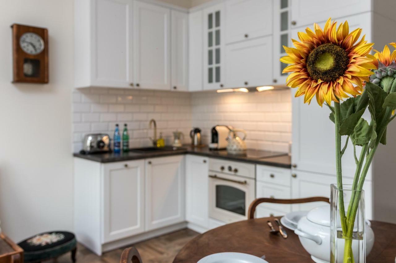 Cheerful Air Conditioned Apartment With Mezzanine And Parking - Old Town 크라쿠프 외부 사진