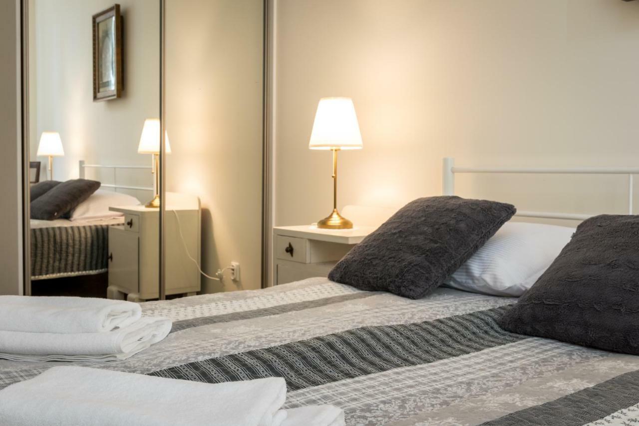 Cheerful Air Conditioned Apartment With Mezzanine And Parking - Old Town 크라쿠프 외부 사진