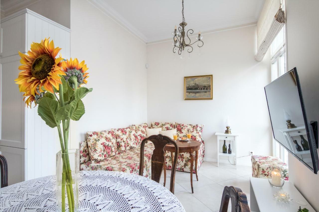 Cheerful Air Conditioned Apartment With Mezzanine And Parking - Old Town 크라쿠프 외부 사진
