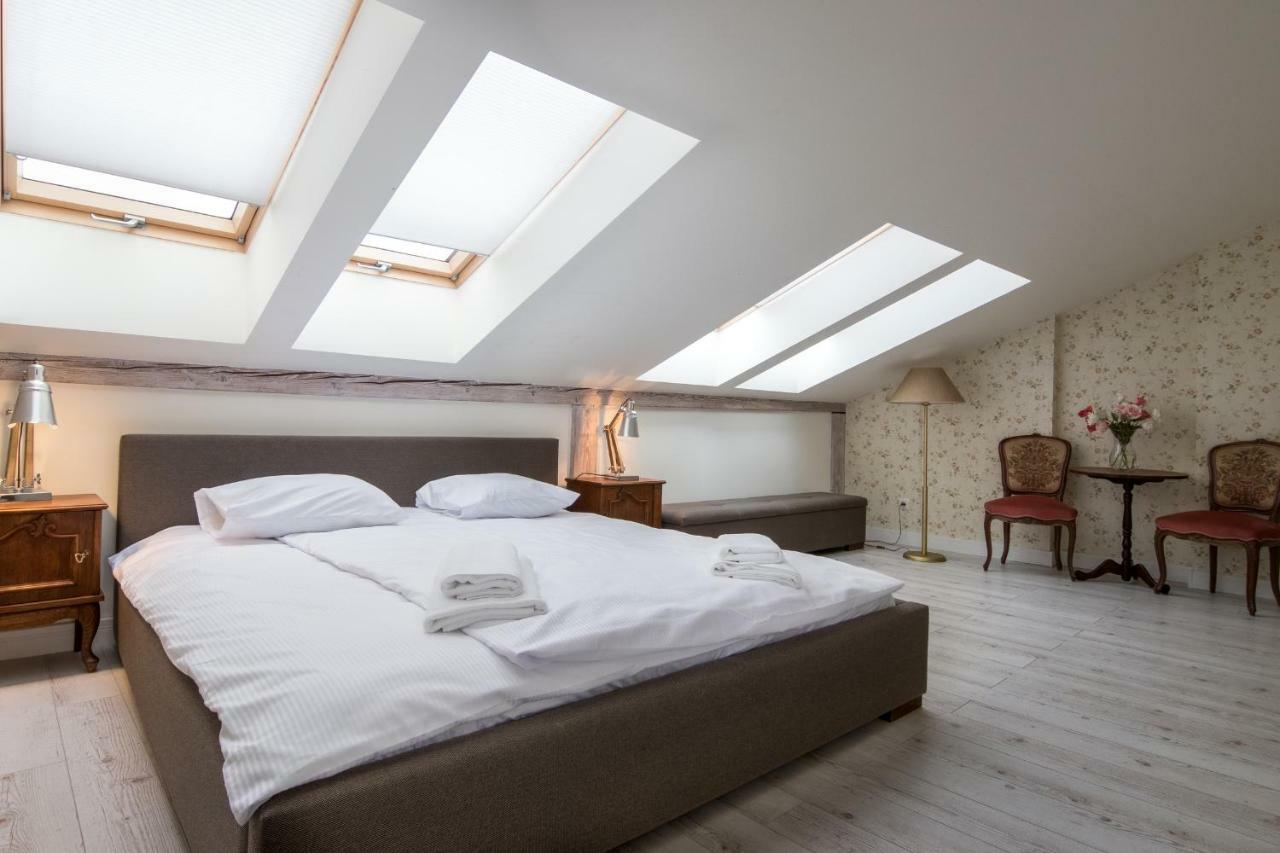 Cheerful Air Conditioned Apartment With Mezzanine And Parking - Old Town 크라쿠프 외부 사진