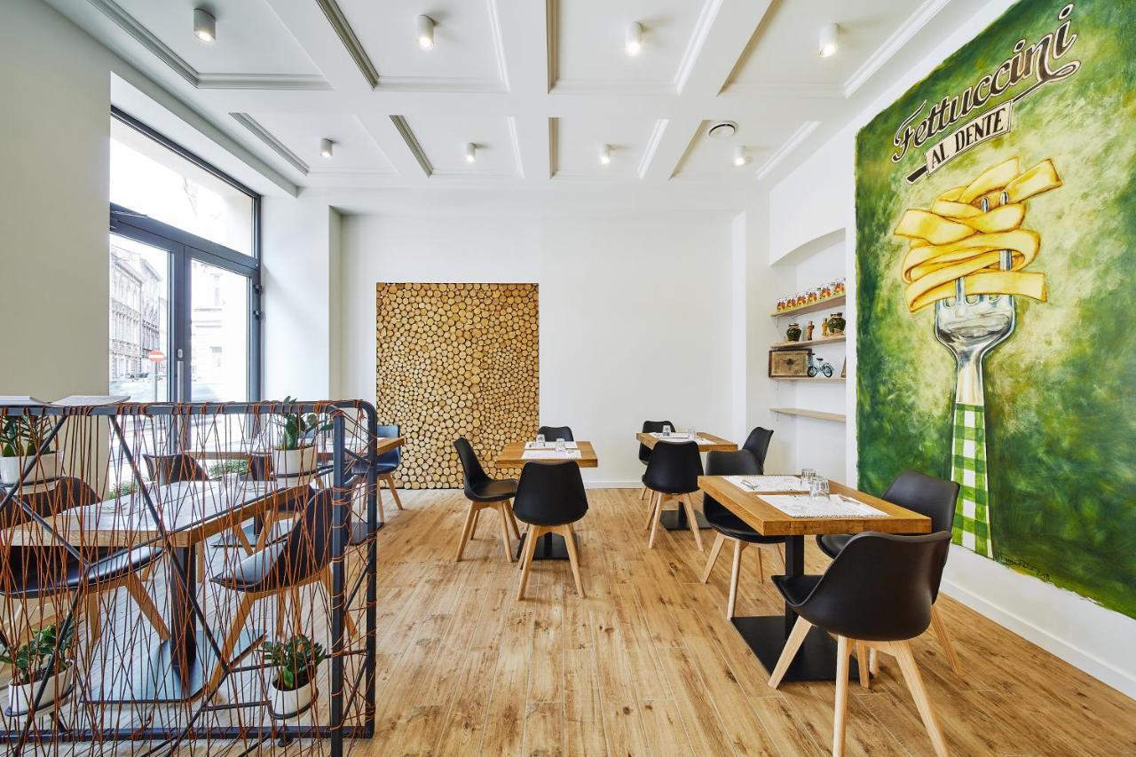 Cheerful Air Conditioned Apartment With Mezzanine And Parking - Old Town 크라쿠프 외부 사진