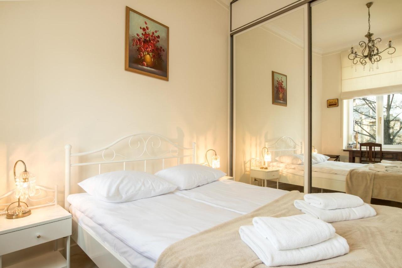 Cheerful Air Conditioned Apartment With Mezzanine And Parking - Old Town 크라쿠프 외부 사진